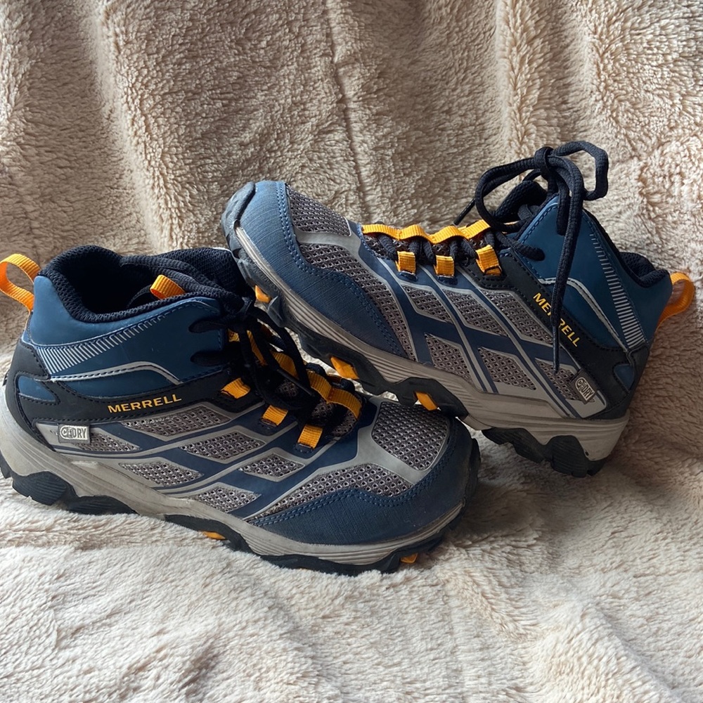 Merrell Moab FST Mid Waterproof hiking shoe little boy size 3